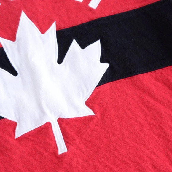 Hudson's Bay HBC Olympics Red & Black Team Canada Maple Leaf Light  Sweater - Picture 6 of 14